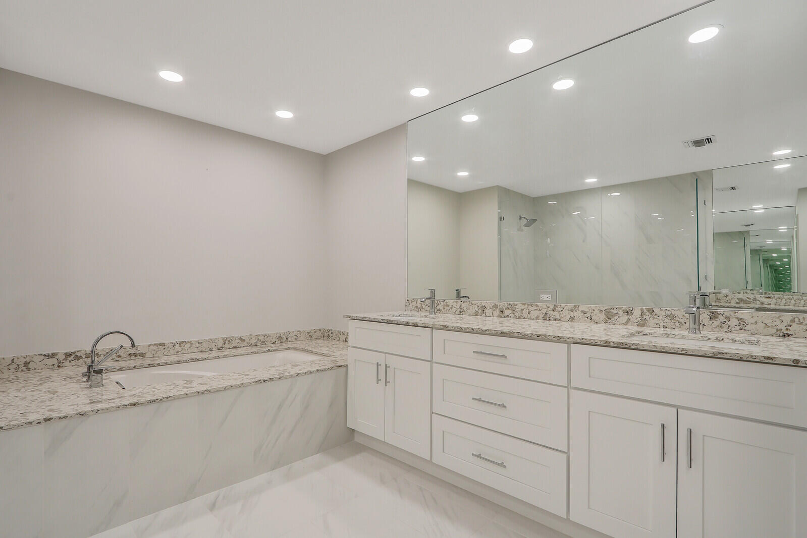 134 Ocean Pines Terrace Jupiter, FL 33477 - Photo 23 of 38 Primary Bathroom