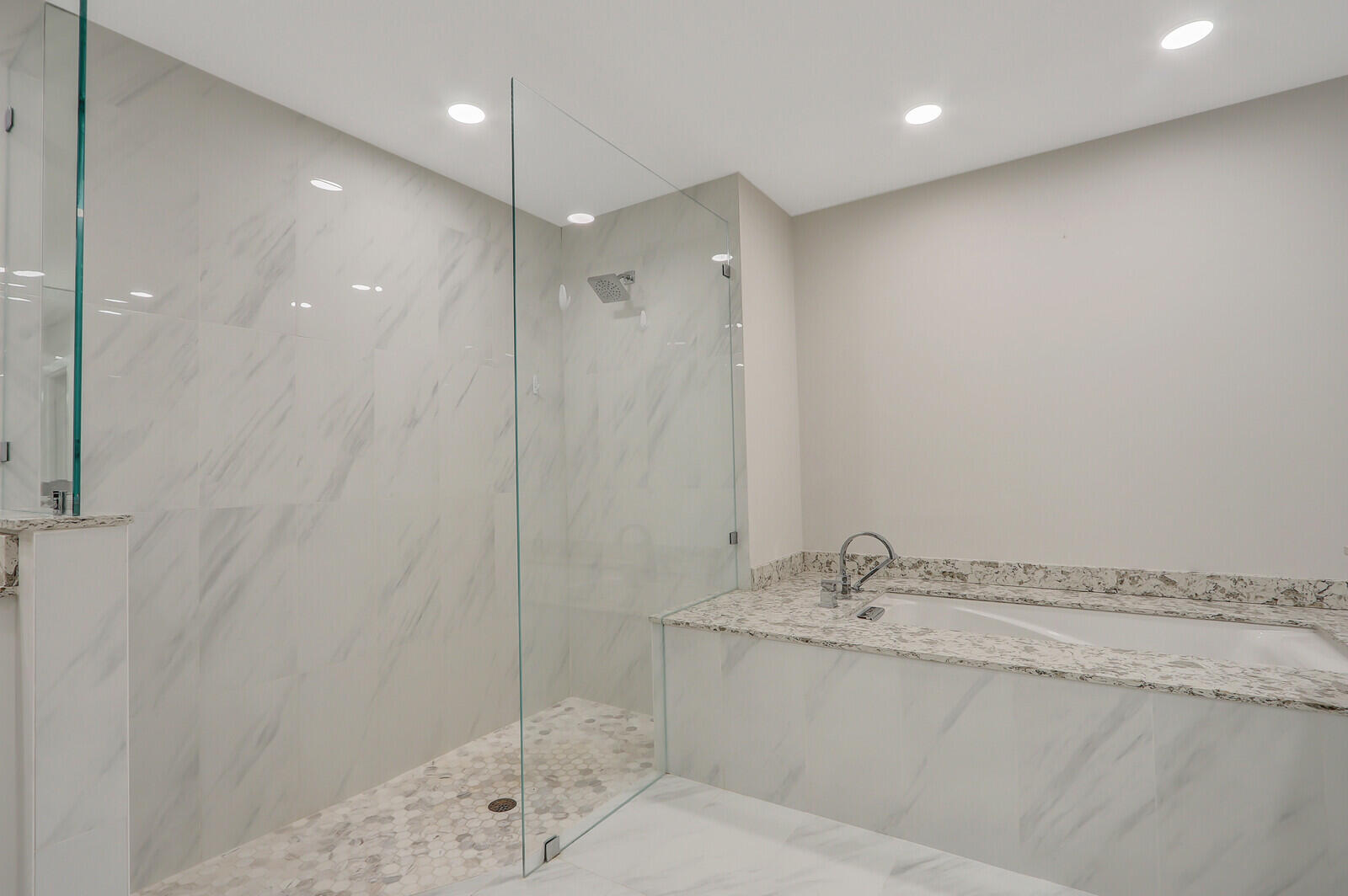 134 Ocean Pines Terrace Jupiter, FL 33477 - Photo 24 of 38 Primary Bathroom