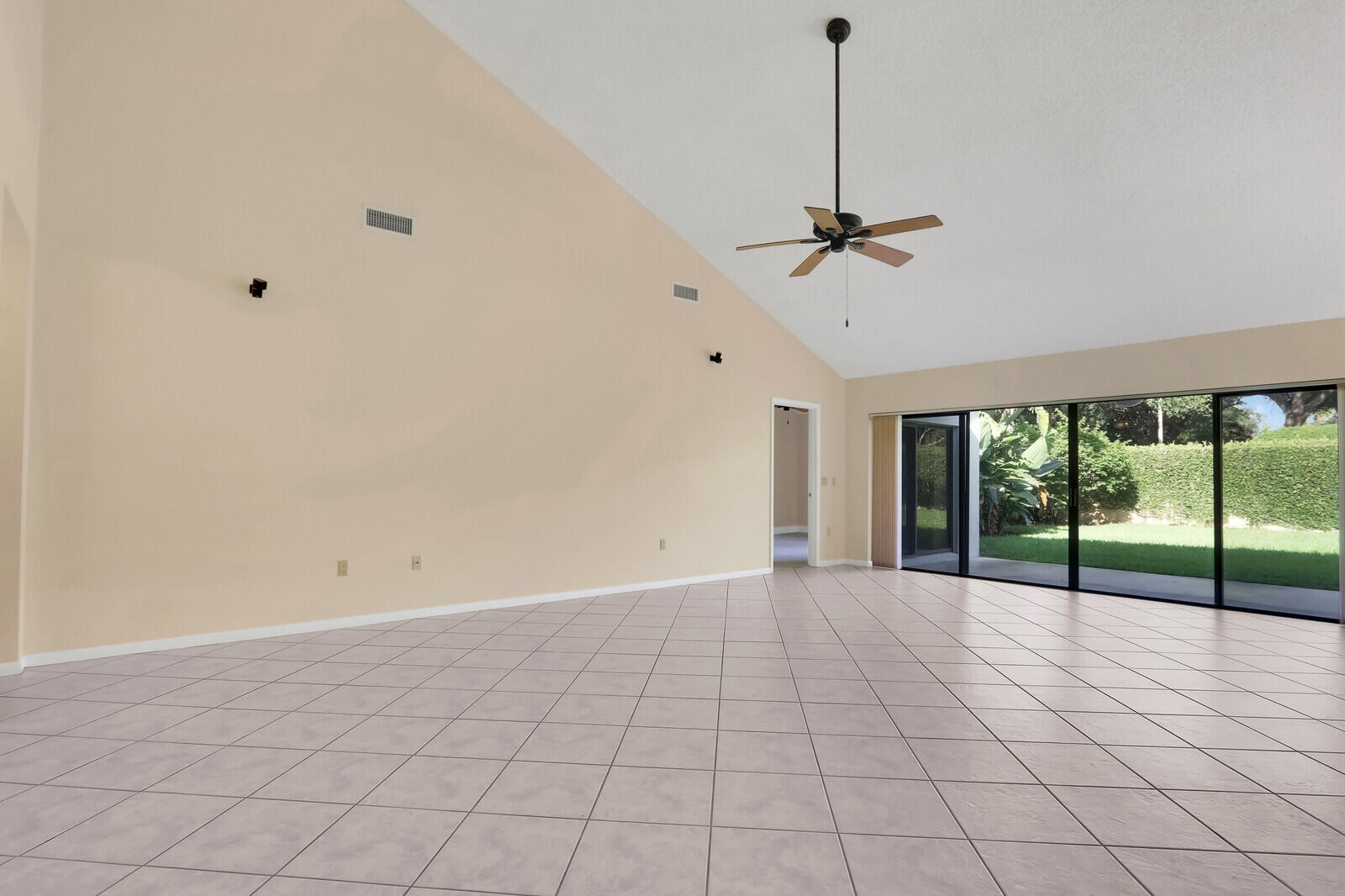 134 Ocean Pines Terrace Jupiter, FL 33477 - Photo 6 of 38 Great Room/Family Room