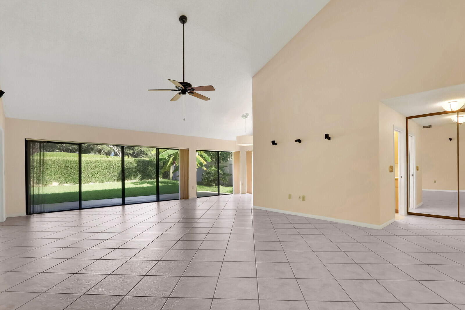 134 Ocean Pines Terrace Jupiter, FL 33477 - Photo 8 of 38 Great Room/Family Room