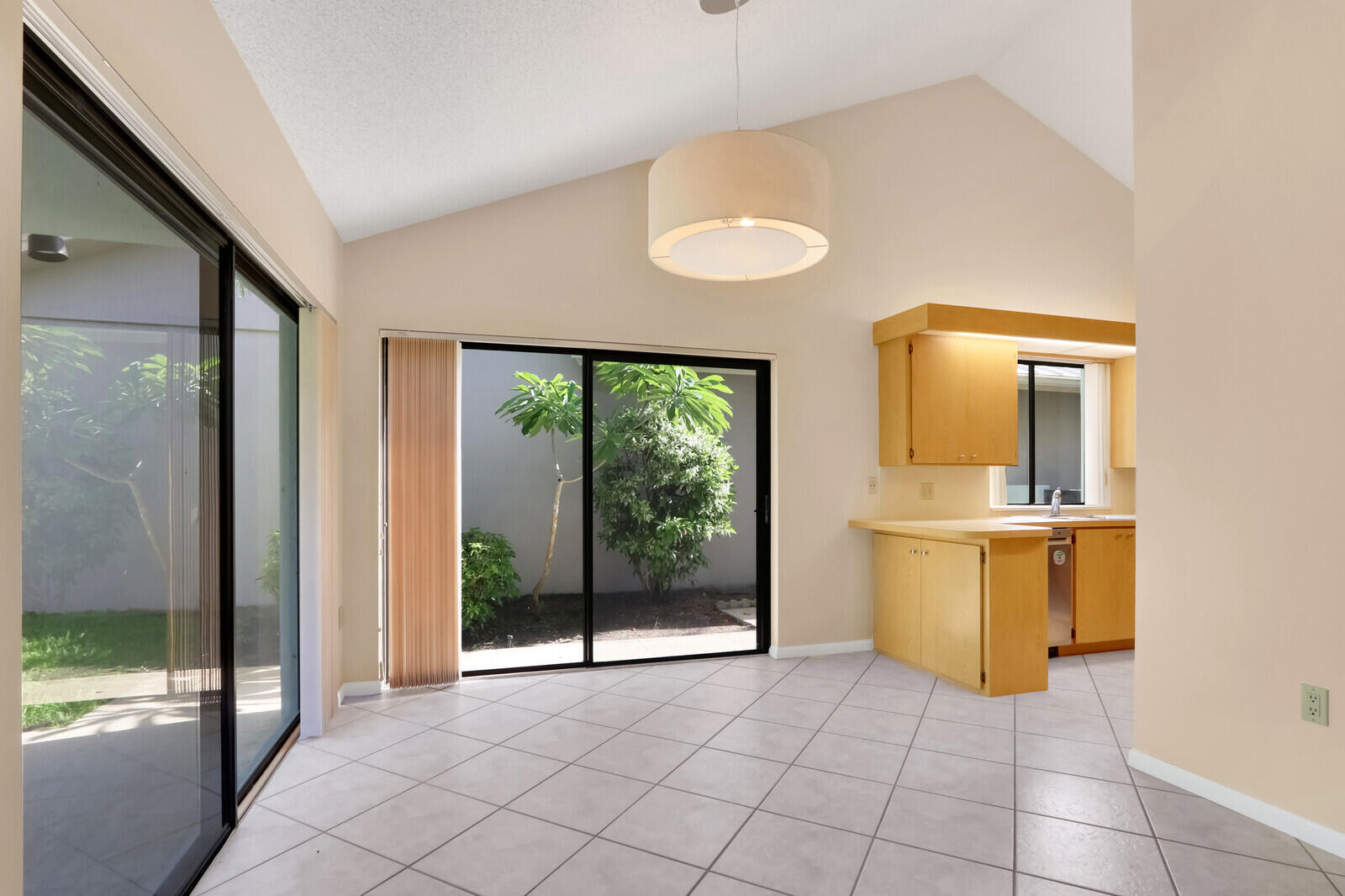 134 Ocean Pines Terrace Jupiter, FL 33477 - Photo 10 of 38 Dining Area