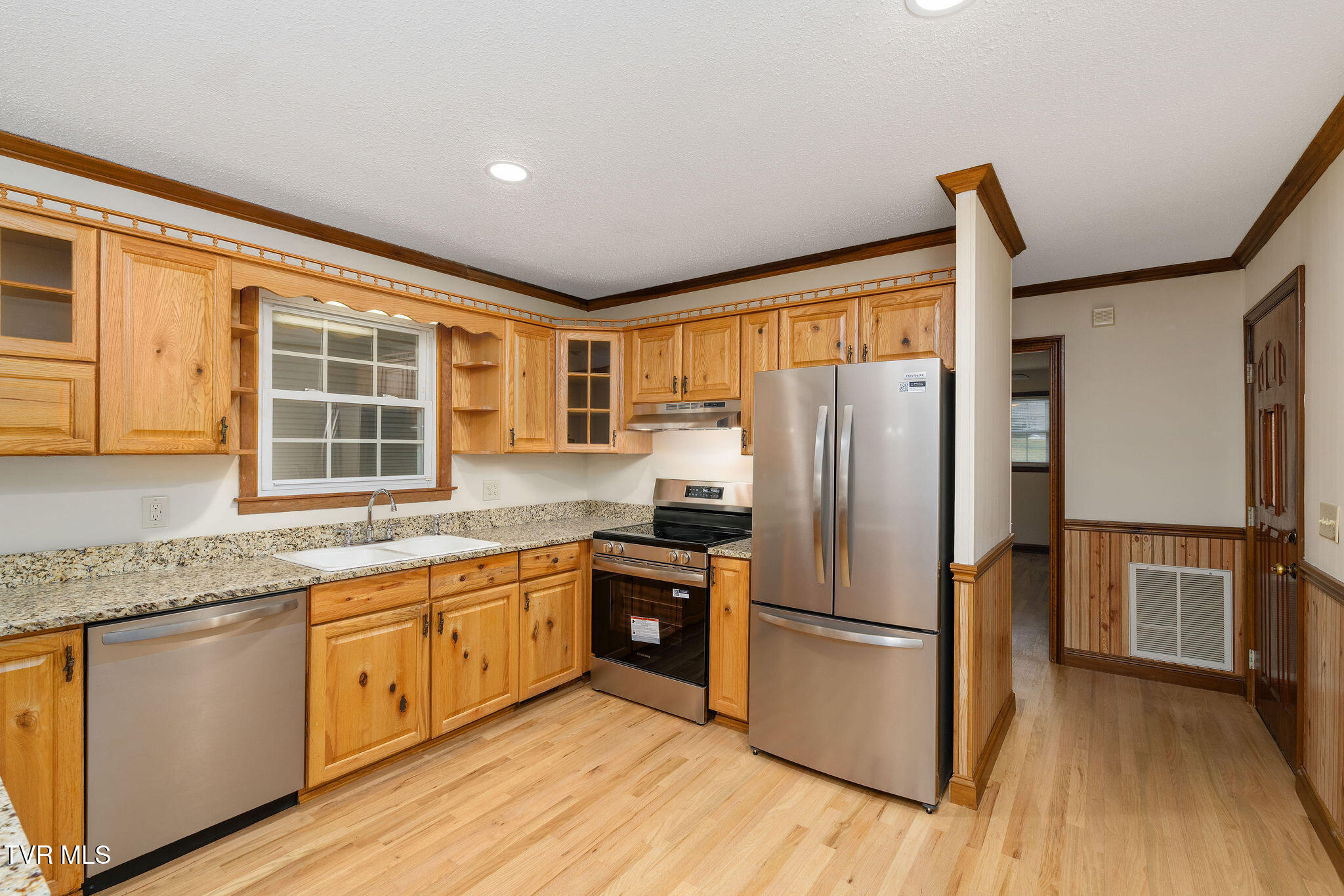 212 Mayflower Road Johnson City, TN 37601 - Photo 9 of 42 DSC00557