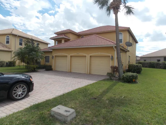 $3,300 | 323 Northwest Sheffield Circle, Port St. Lucie, FL 34983