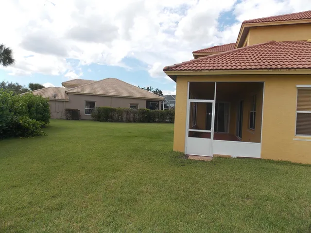$3,300 | 323 Northwest Sheffield Circle, Port St. Lucie, FL 34983