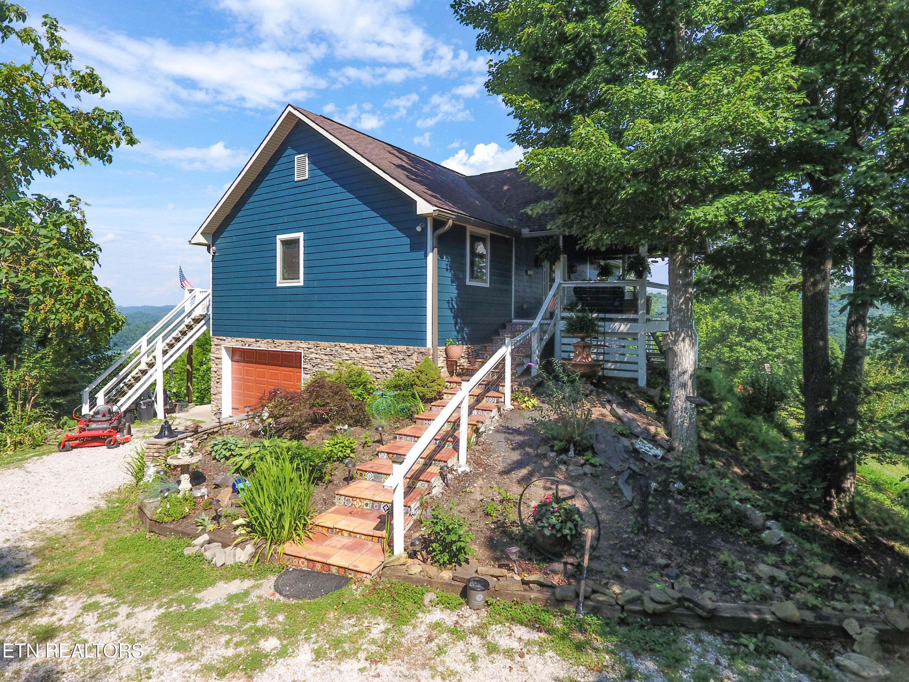 188 Ridgecrest Road New Tazewell, TN 37825 - Photo 1 of 39 DJI_0172