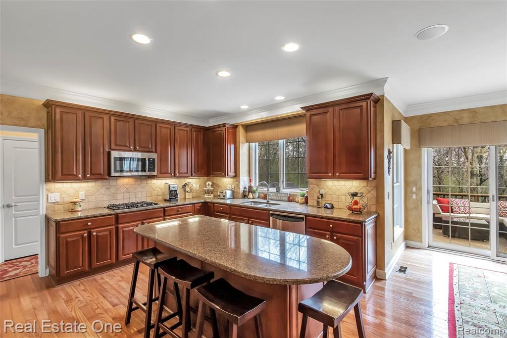 5867 Stonehaven Boulevard Rochester, MI 48306 - Photo 16 of 74