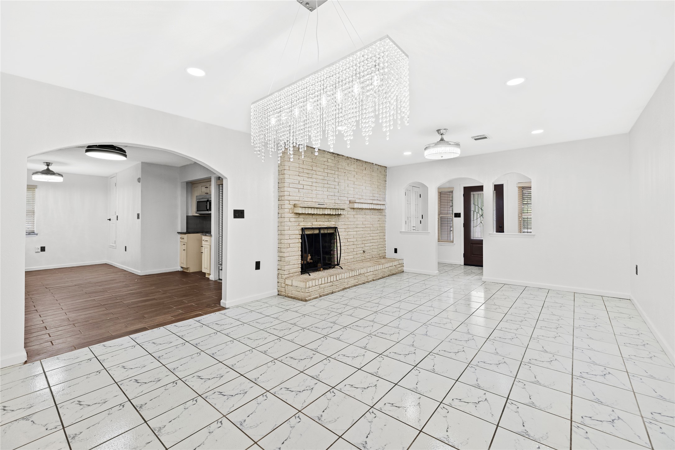 13902 Ambrose Street Houston, TX 77045 - Photo 12 of 50