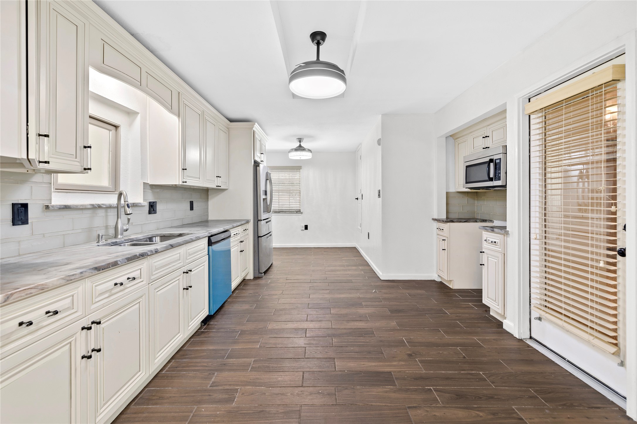 13902 Ambrose Street Houston, TX 77045 - Photo 13 of 50