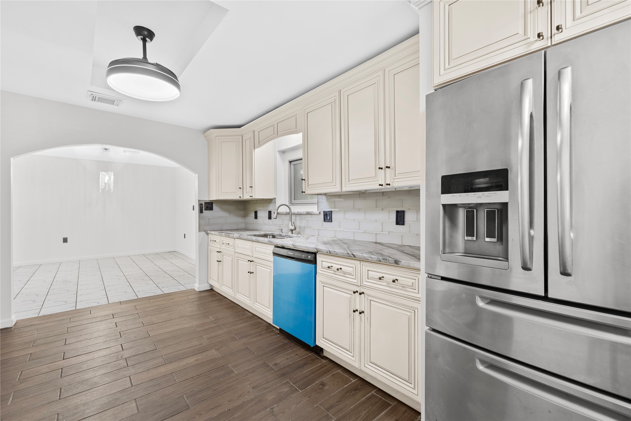 13902 Ambrose Street Houston, TX 77045 - Photo 16 of 50