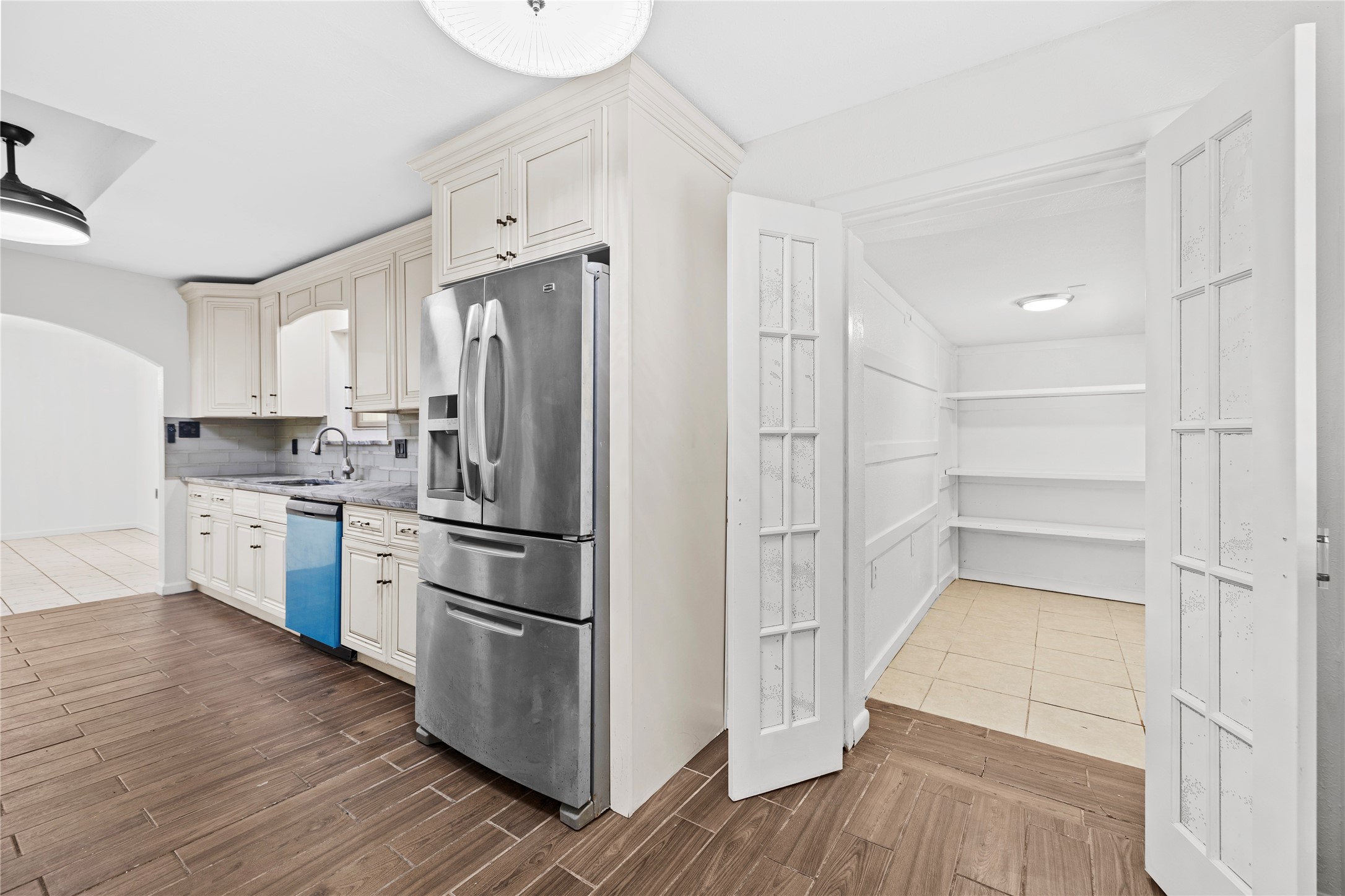 13902 Ambrose Street Houston, TX 77045 - Photo 17 of 50