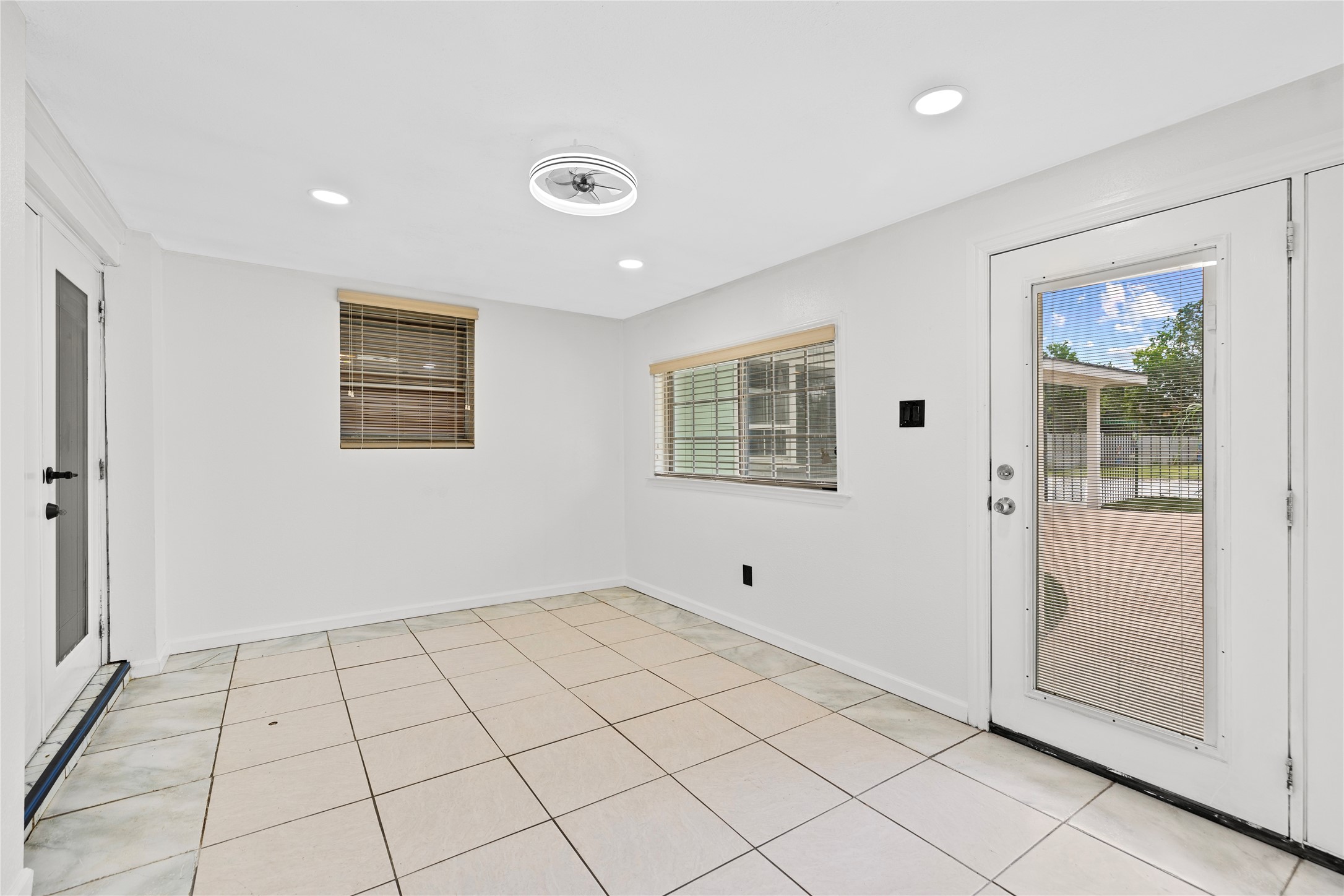 13902 Ambrose Street Houston, TX 77045 - Photo 20 of 50