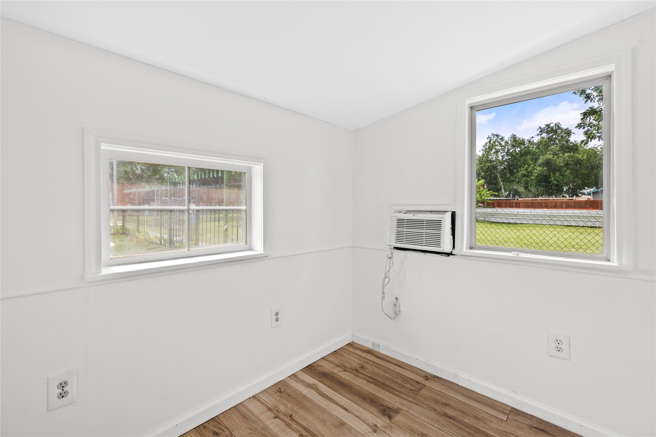 13902 Ambrose Street Houston, TX 77045 - Photo 23 of 50