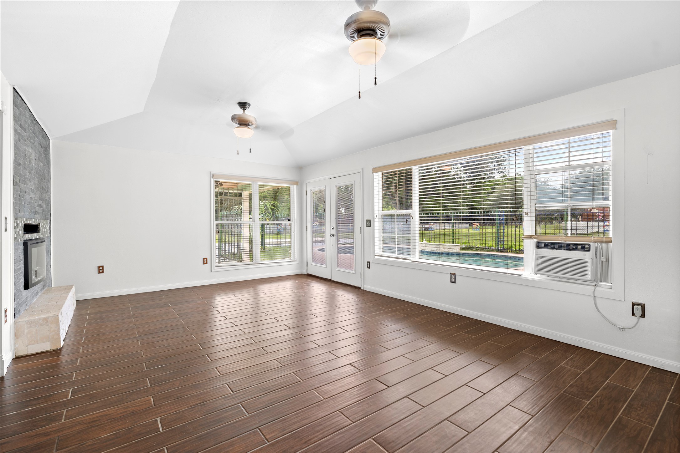 13902 Ambrose Street Houston, TX 77045 - Photo 27 of 50