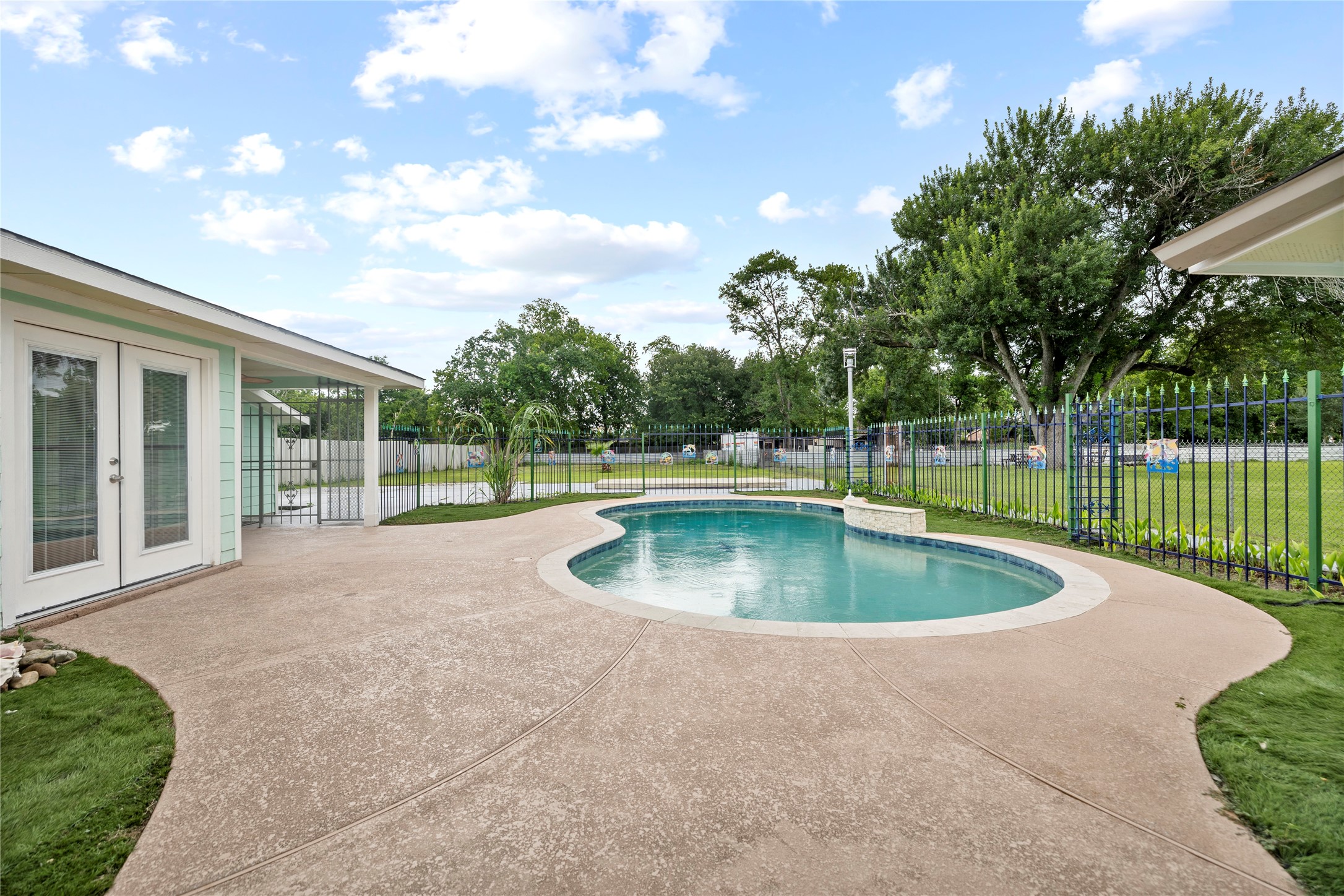 13902 Ambrose Street Houston, TX 77045 - Photo 39 of 50