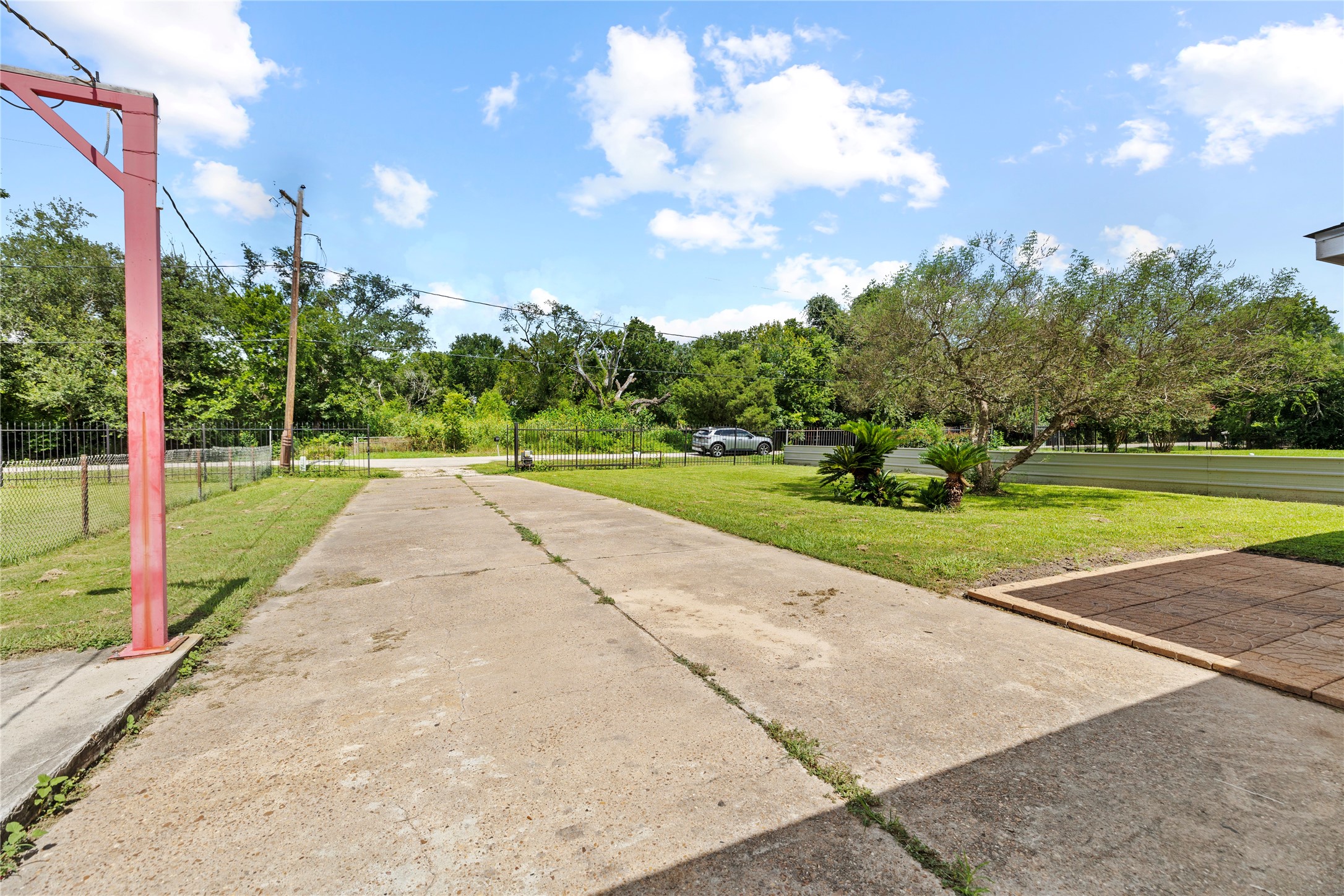13902 Ambrose Street Houston, TX 77045 - Photo 6 of 50
