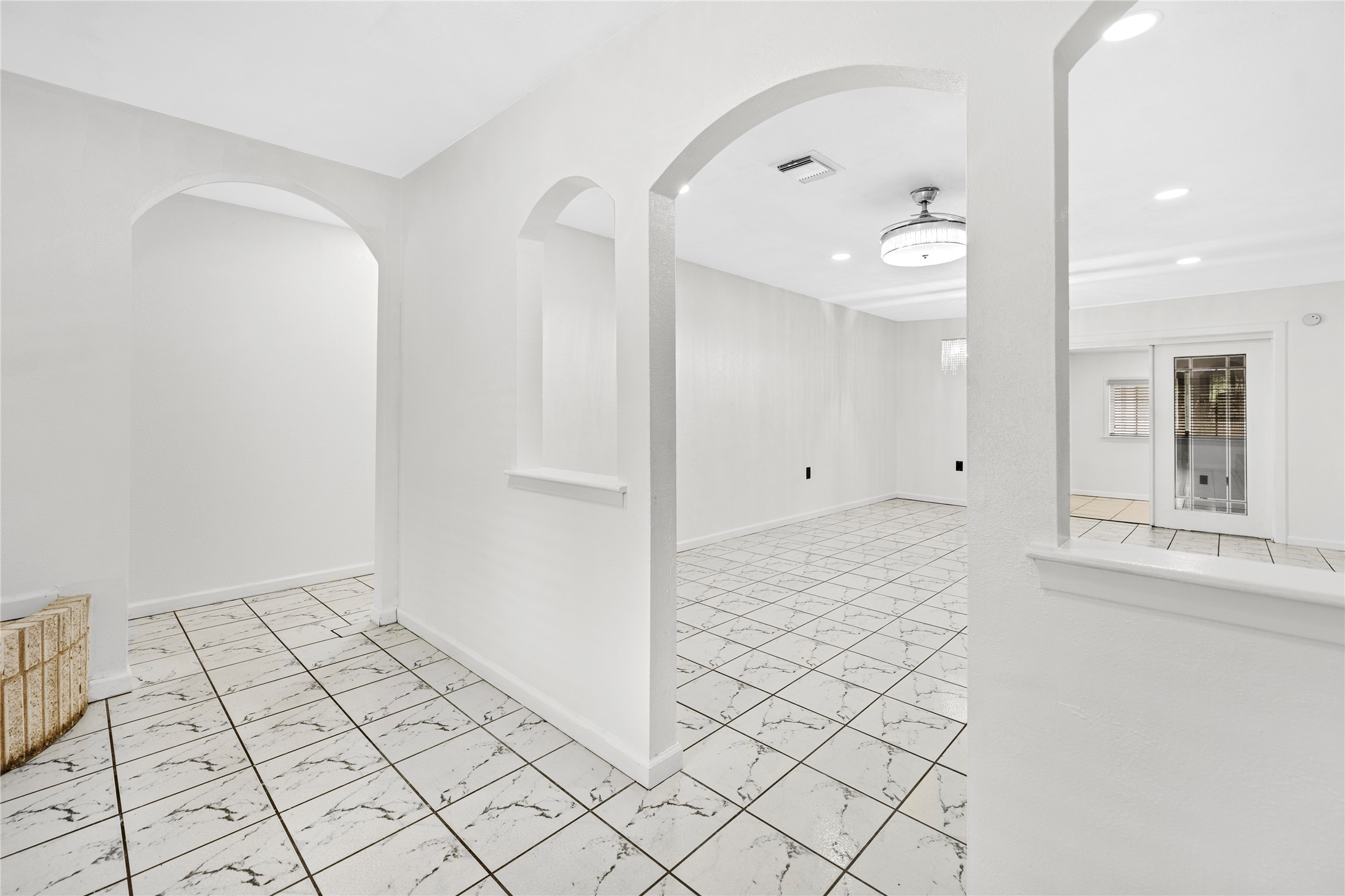 13902 Ambrose Street Houston, TX 77045 - Photo 8 of 50