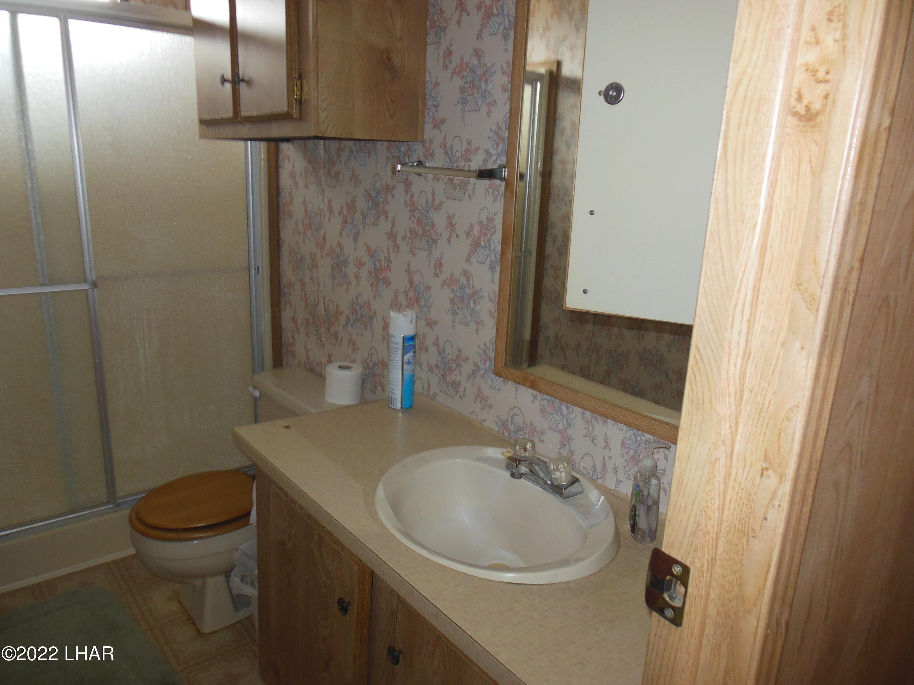 3744 North Bryce Road, Unit 54 Golden Valley, AZ 86413 - Photo 24 of 45 Guest bath other view