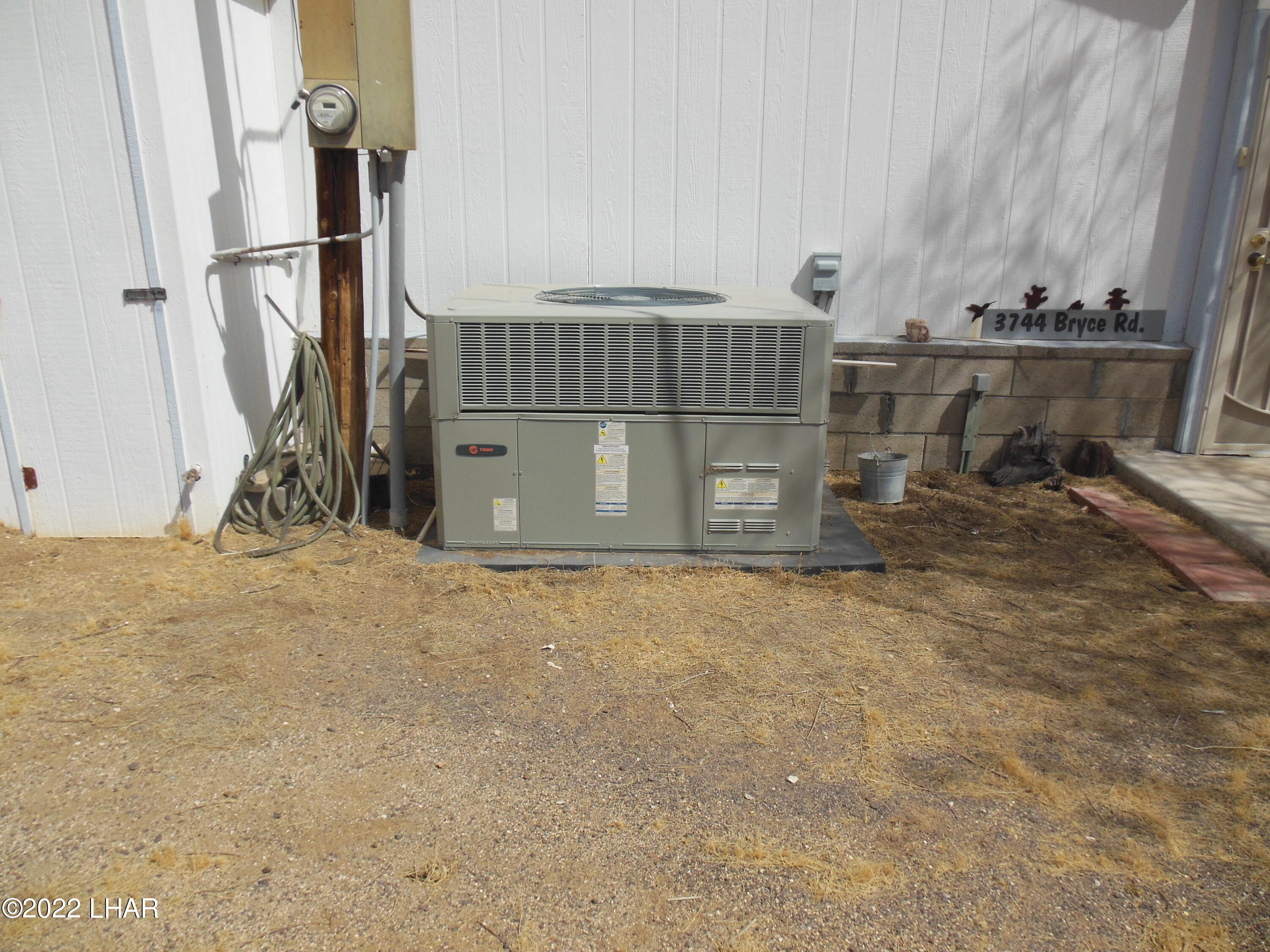 3744 North Bryce Road, Unit 54 Golden Valley, AZ 86413 - Photo 4 of 45 AC unit .. good condition