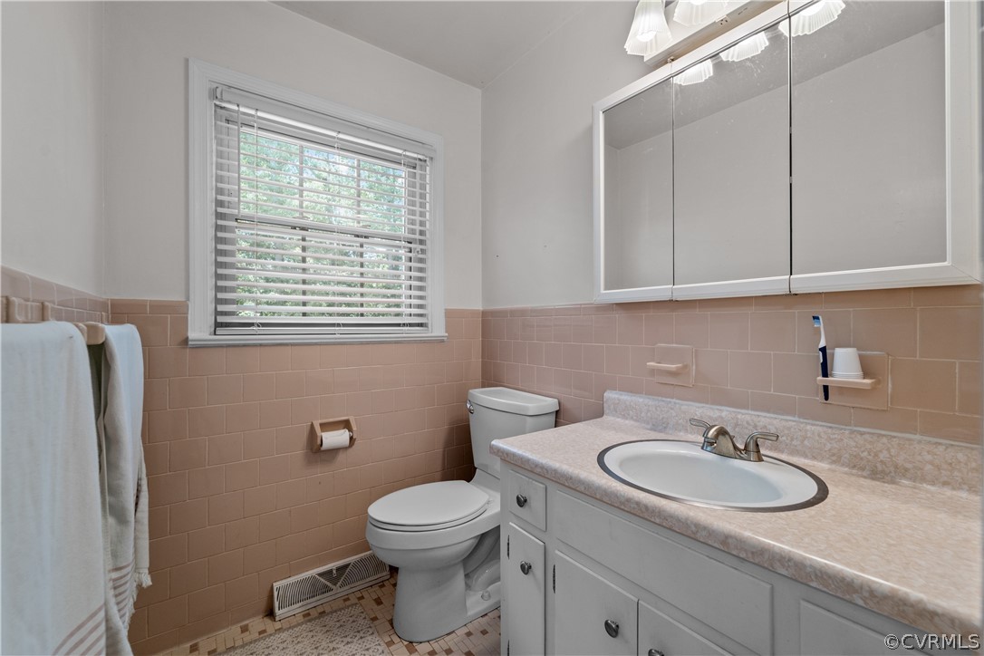 4260 Gayle Road Chester, VA 23831 - Photo 15 of 46
