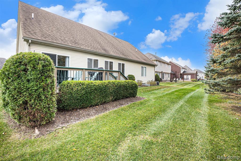 2078 Cattail Circle Rochester Hills, MI 48309 - Photo 41 of 45