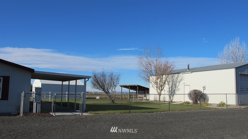 16064 Se Road Moses Lake, WA 98837 - Photo 3 of 15