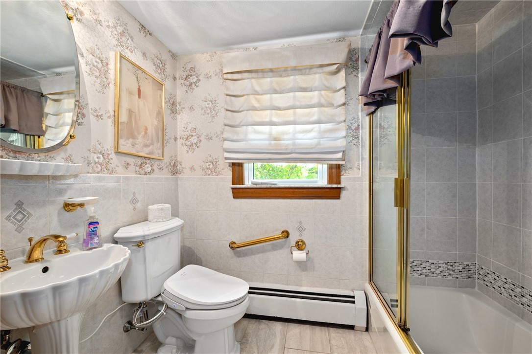 25 Council Rock Road Cranston, RI 02921 - Photo 14 of 34