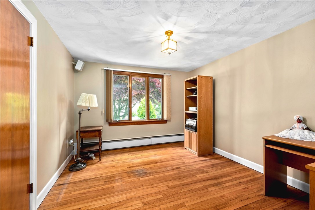 25 Council Rock Road Cranston, RI 02921 - Photo 15 of 34