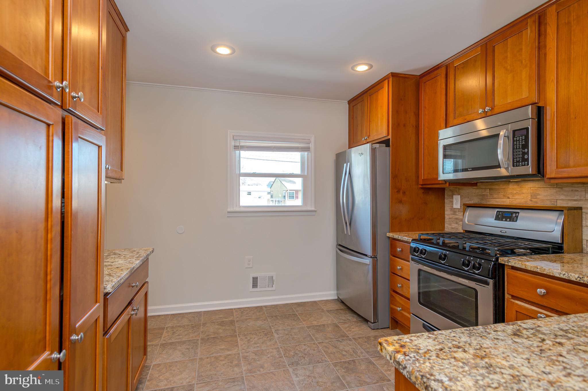 22 Gerard Road Hamilton, NJ 08620 - Photo 6 of 21 Gallery Image 6