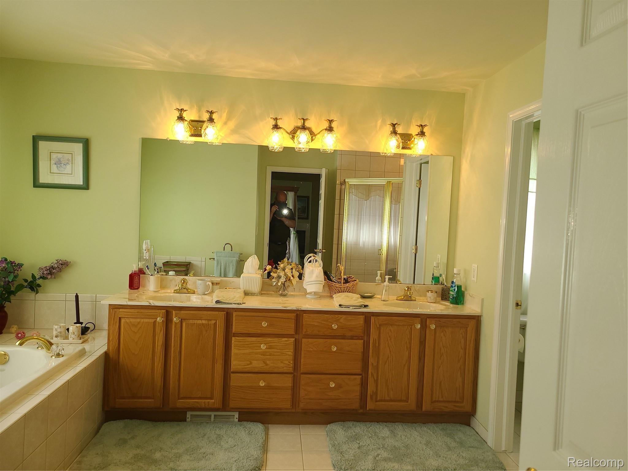 6742 Kennesaw Road Canton, MI 48187 - Photo 39 of 63 20210803_114339.jpg