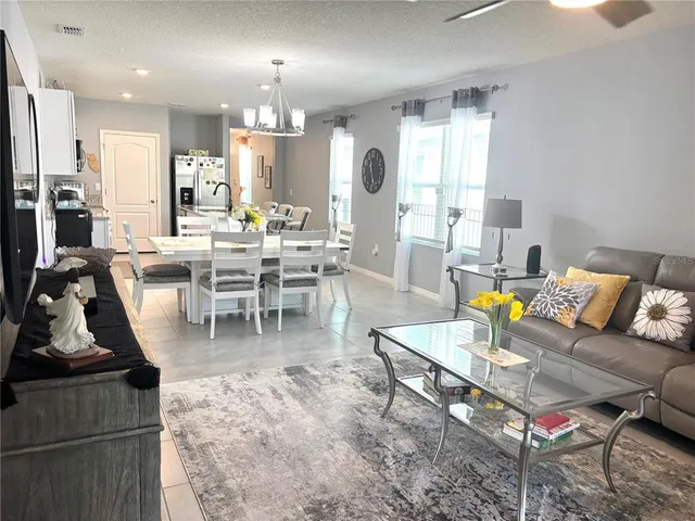 $325,000 | 622 Autumn Breeze Street, DeLand, FL 32724