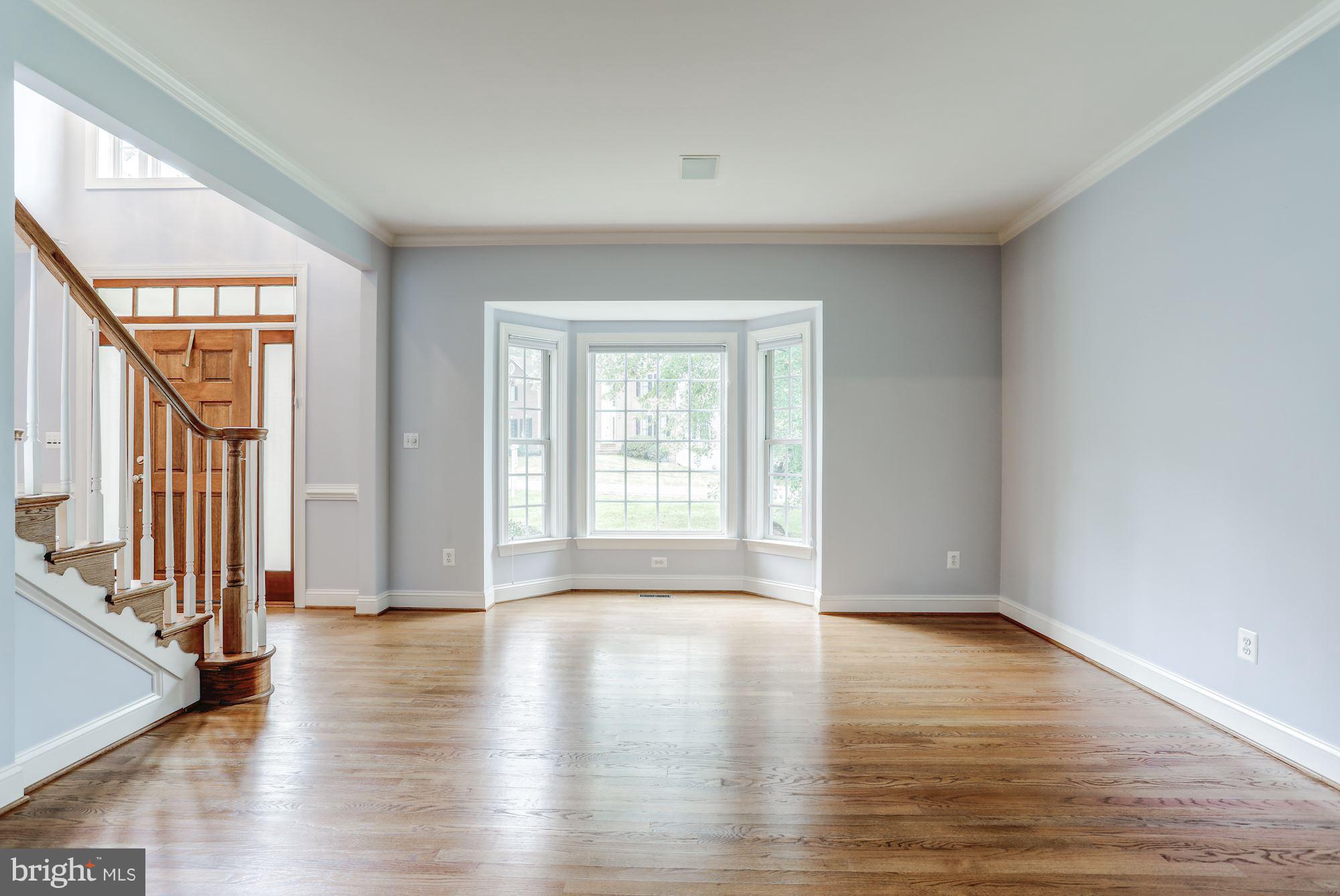 7882 Pembridge Road Manassas, VA 20112 - Photo 4 of 30 Living Room w Bay Window, Built-in Speakers