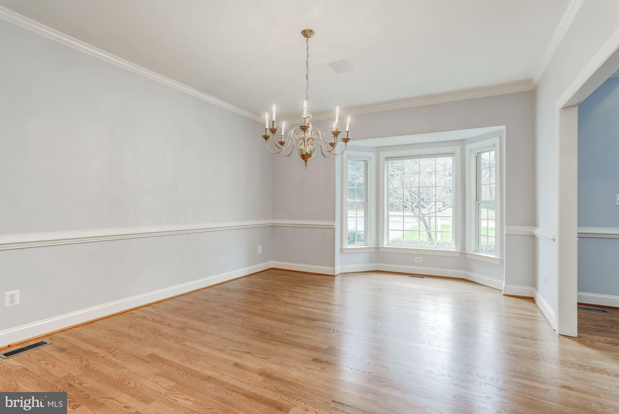 7882 Pembridge Road Manassas, VA 20112 - Photo 5 of 30 Dining Room w Bay Window, Built-in Speakers