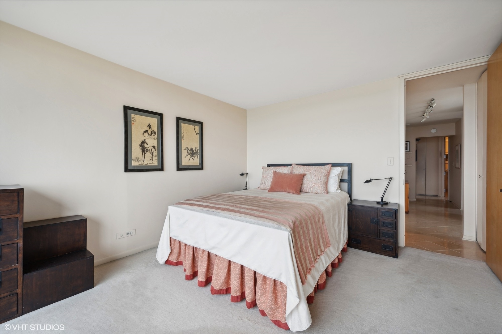 5455 North Sheridan Road, Unit 2401 Chicago, IL 60640 - Photo 12 of 30 Gallery Image 12