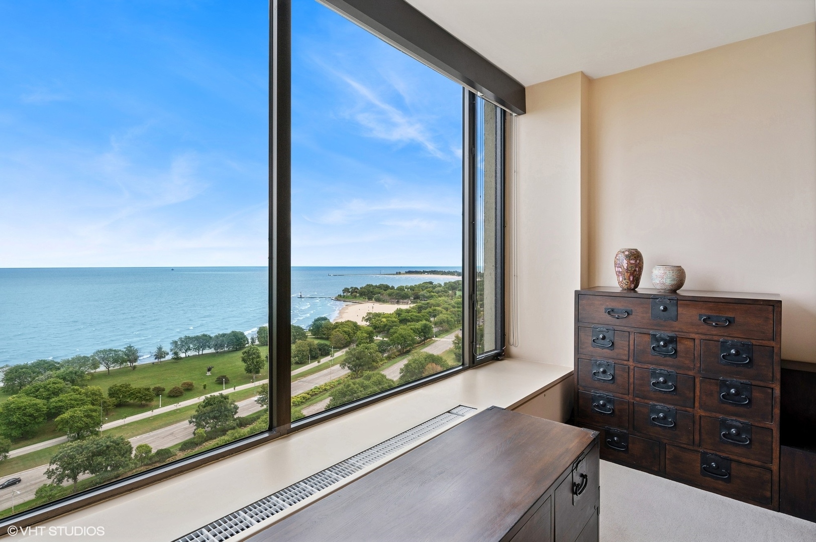 5455 North Sheridan Road, Unit 2401 Chicago, IL 60640 - Photo 14 of 30 Gallery Image 14