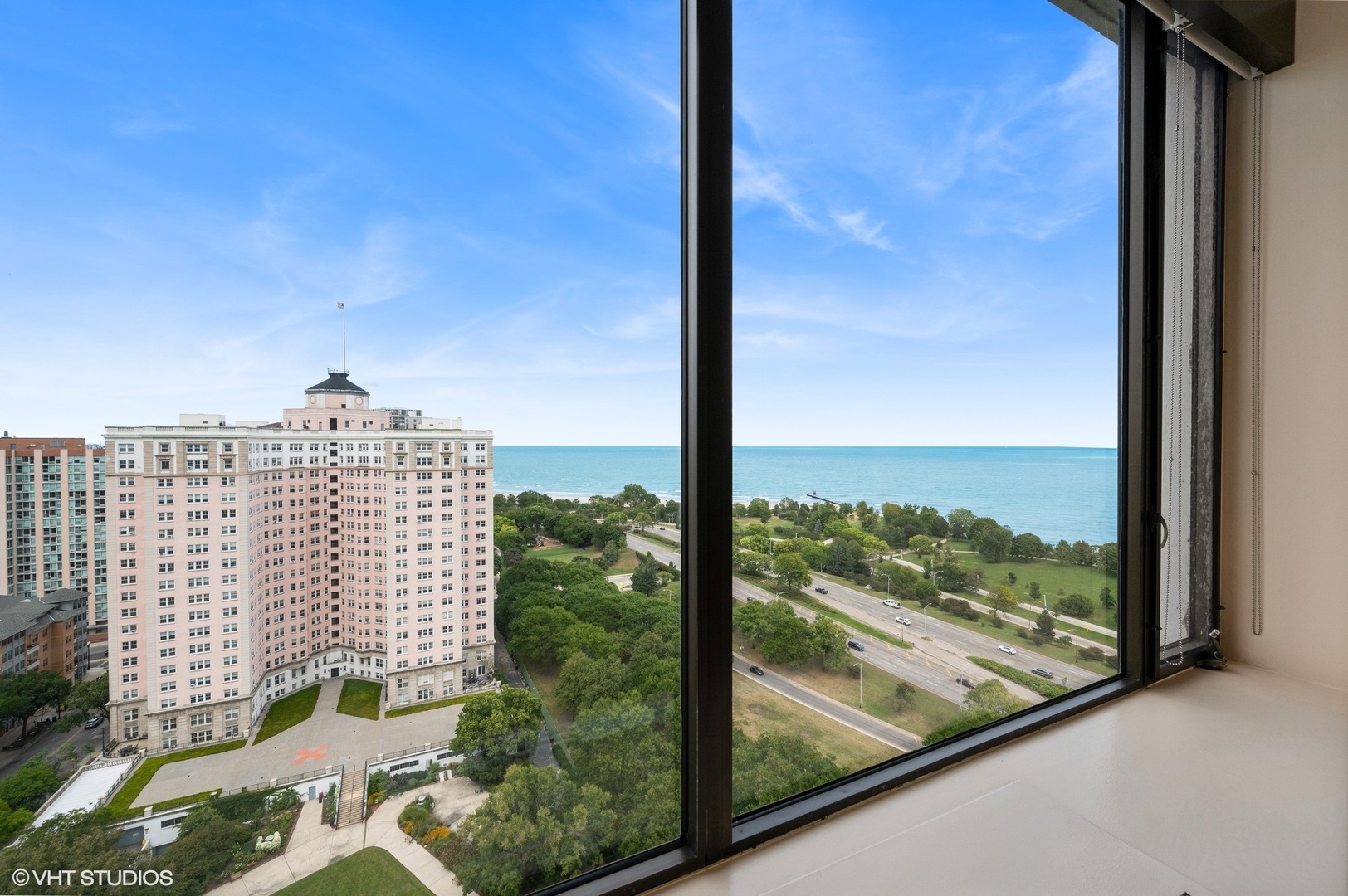 5455 North Sheridan Road, Unit 2401 Chicago, IL 60640 - Photo 17 of 30 Gallery Image 17