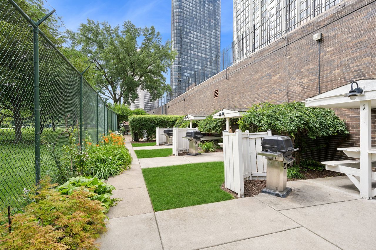 5455 North Sheridan Road, Unit 2401 Chicago, IL 60640 - Photo 23 of 30 Gallery Image 23
