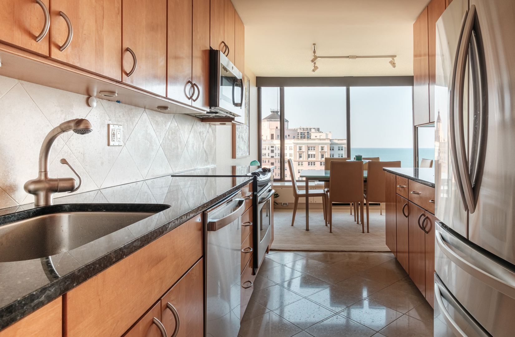 5455 North Sheridan Road, Unit 2401 Chicago, IL 60640 - Photo 8 of 30 Gallery Image 8