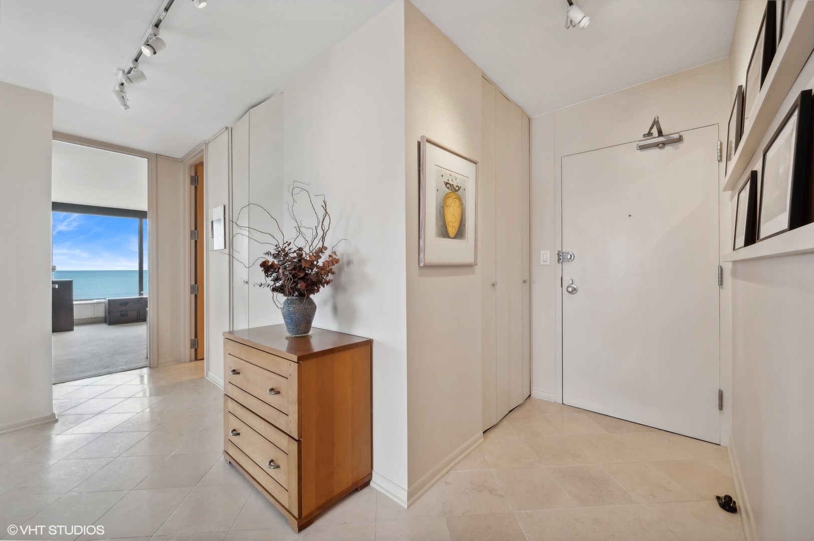 5455 North Sheridan Road, Unit 2401 Chicago, IL 60640 - Photo 10 of 30 Gallery Image 10