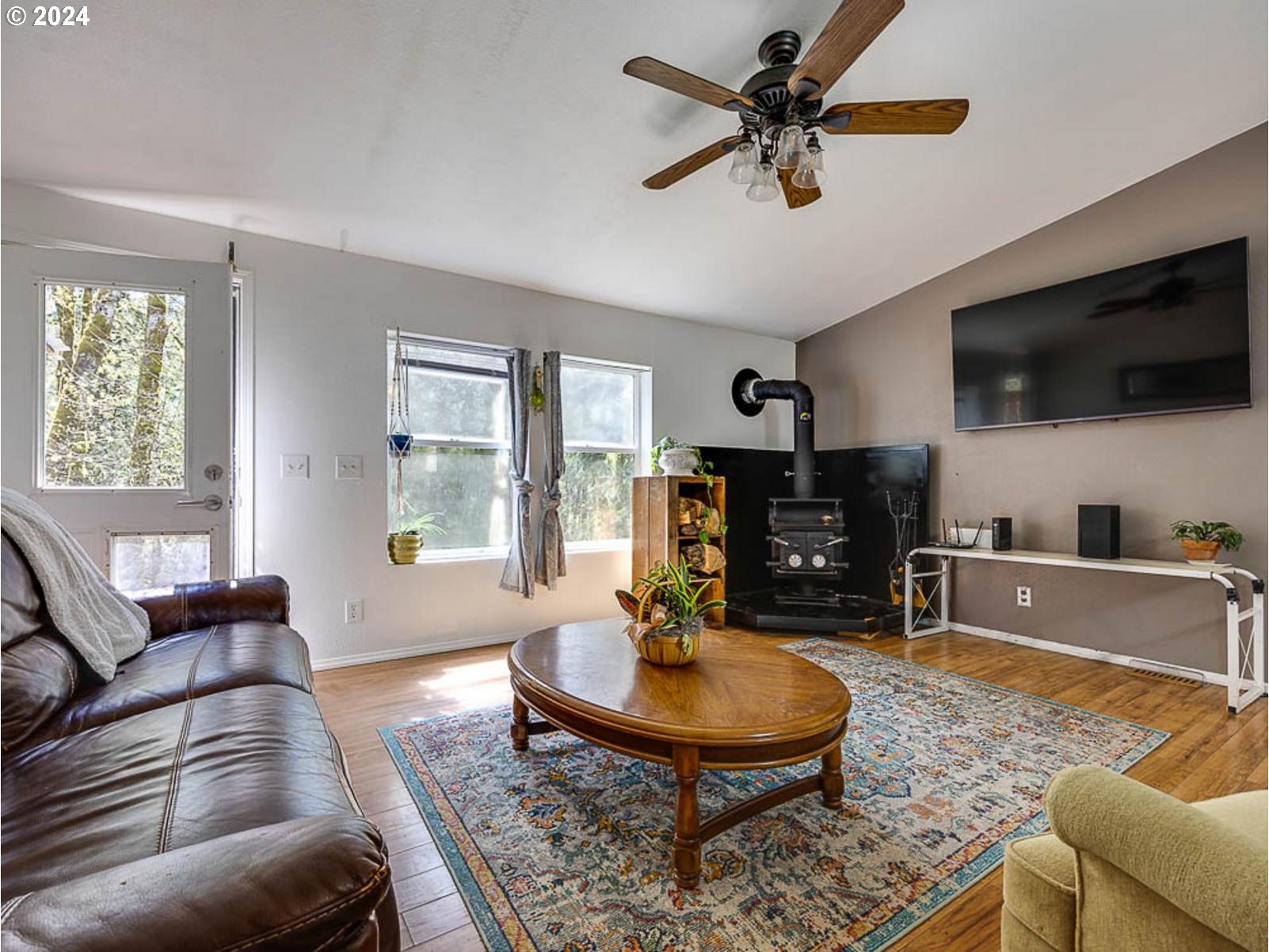 67544 East Vine Avenue Rhododendron, OR 97049 - Photo 15 of 36 Gallery Image 15