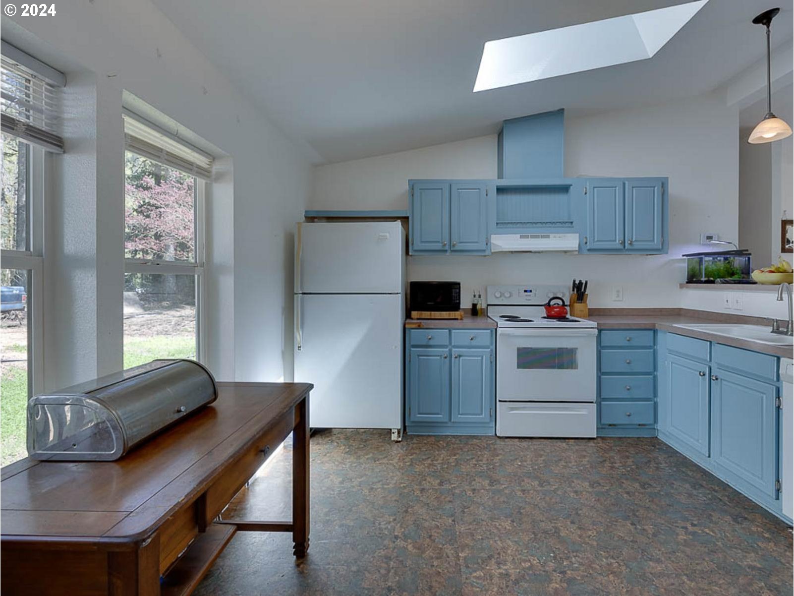 67544 East Vine Avenue Rhododendron, OR 97049 - Photo 8 of 36 Gallery Image 8