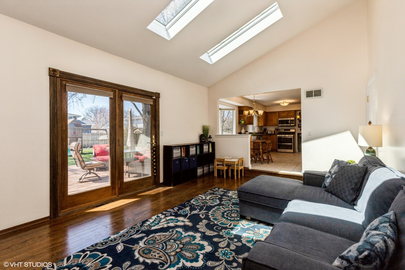 506 Beck Road Lindenhurst, IL 60046 - Photo 5 of 15 a living room with furniture and wooden floor