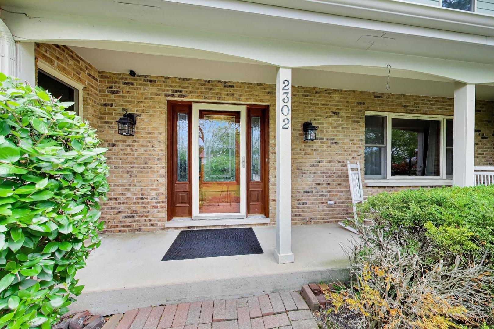 2302 Lisa Court Rolling Meadows, IL 60067 - Photo 2 of 46