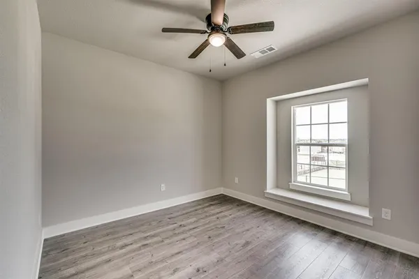 $1,975 | 912 Cooksey Court, Unit B, Grandview, TX 76050