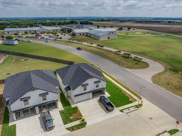 $1,975 | 912 Cooksey Court, Unit B, Grandview, TX 76050