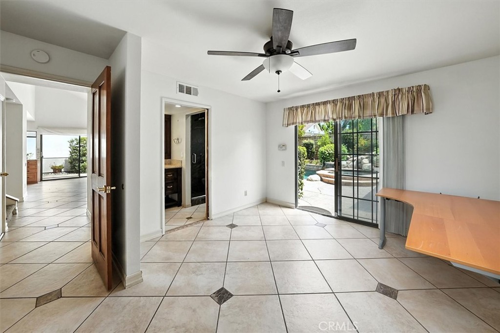 25208 Vía Sistine Valencia, CA 91355 - Photo 15 of 38 Premier Suite