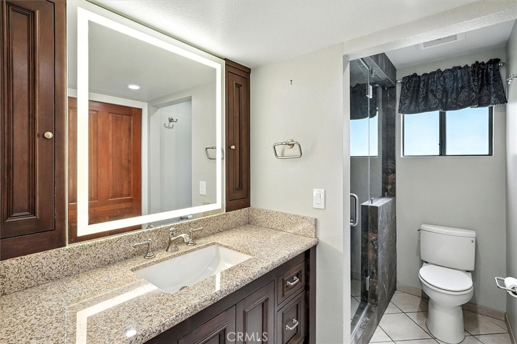 25208 Vía Sistine Valencia, CA 91355 - Photo 17 of 38 Premier Suite Bath