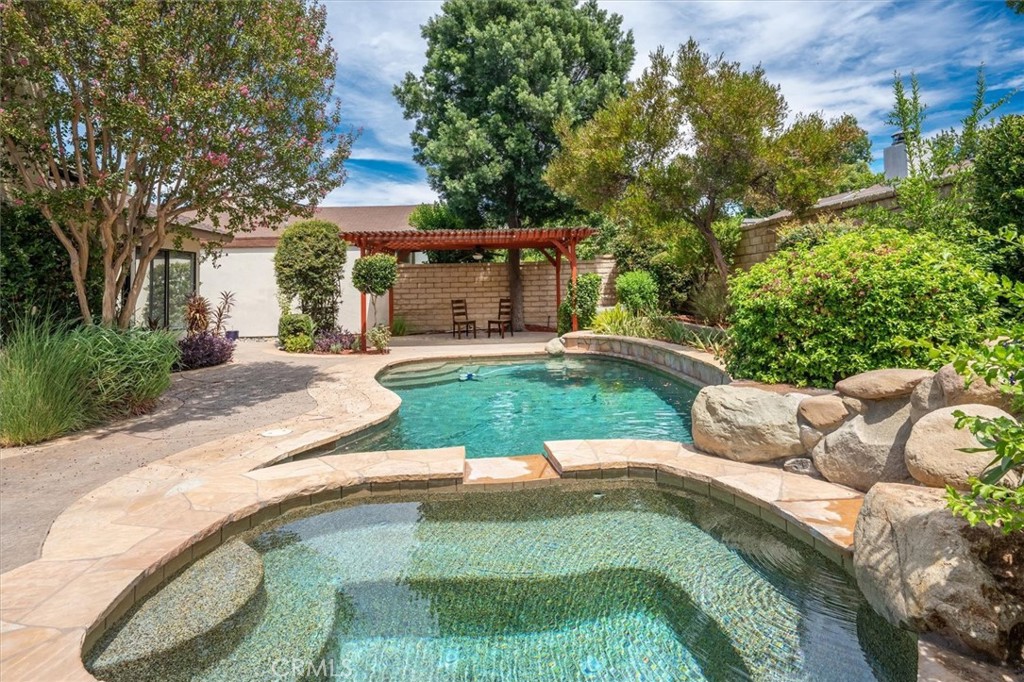 25208 Vía Sistine Valencia, CA 91355 - Photo 30 of 38 Spa with Waterfall