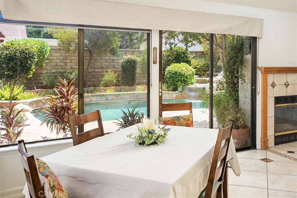 25208 Vía Sistine Valencia, CA 91355 - Photo 10 of 38 Dining/Family Area