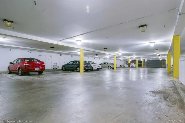 a view of a parking area
