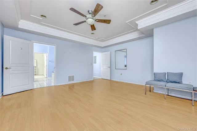 a view of livingroom with furniture